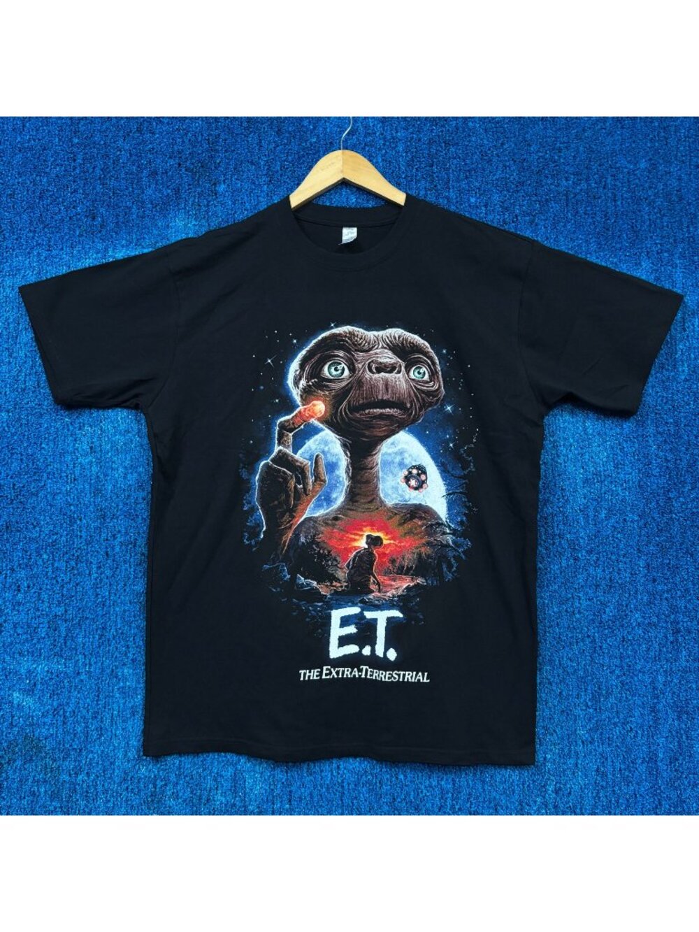 ET The Extra-Terrestrial Film Poster Universal Studios Tee L